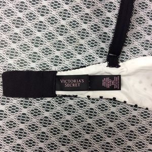 Victoria's Secret Intimates & Sleepwear - Victoria’s Secret Bra Size 34C Victoria's Secret Intimates & Sleepwear - Victoria’s Secret Bra Size 34C